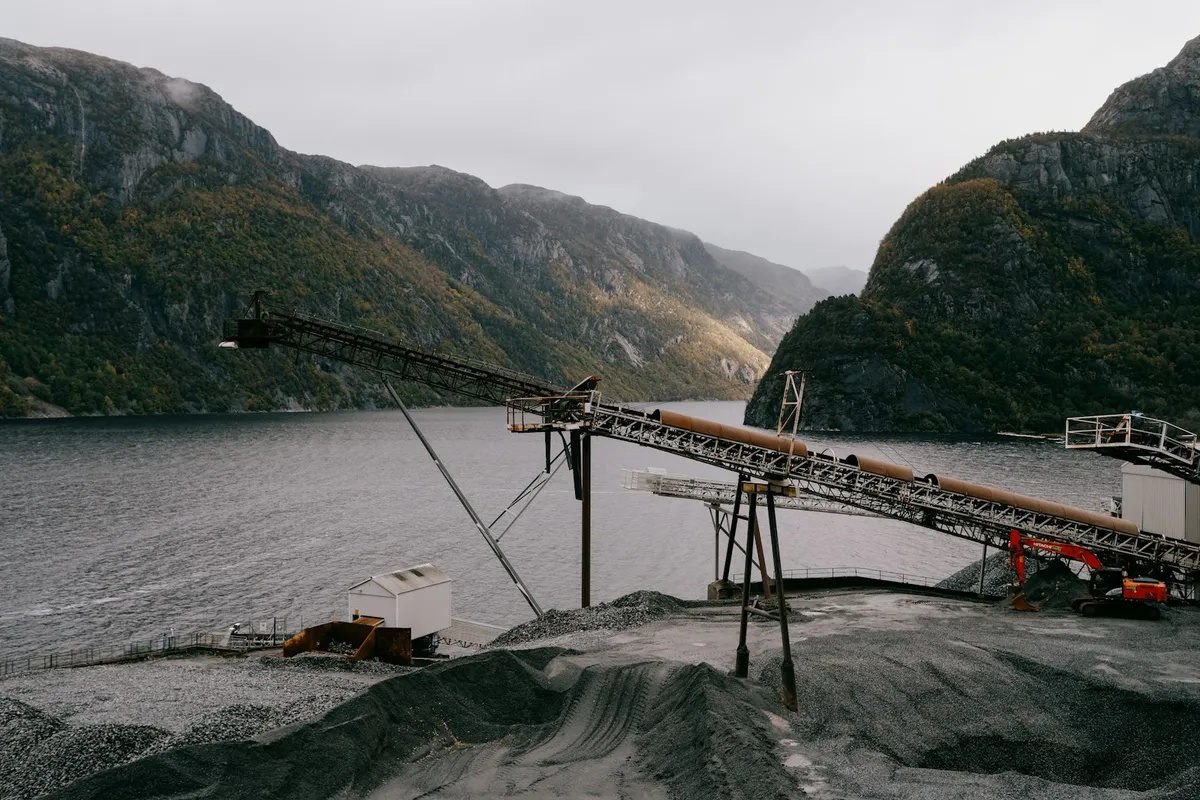 Norsk utleiebedrift gjennomgår vekststrategi for maskinpark og finansieringsplan